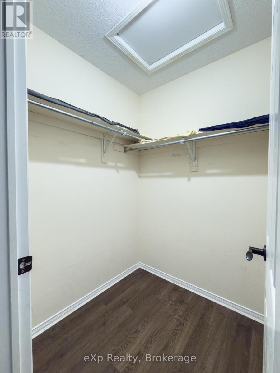 12 Griffiths Avenue, Cambridge, Ontario  N1P 1J7 - Photo 8 - X13057076