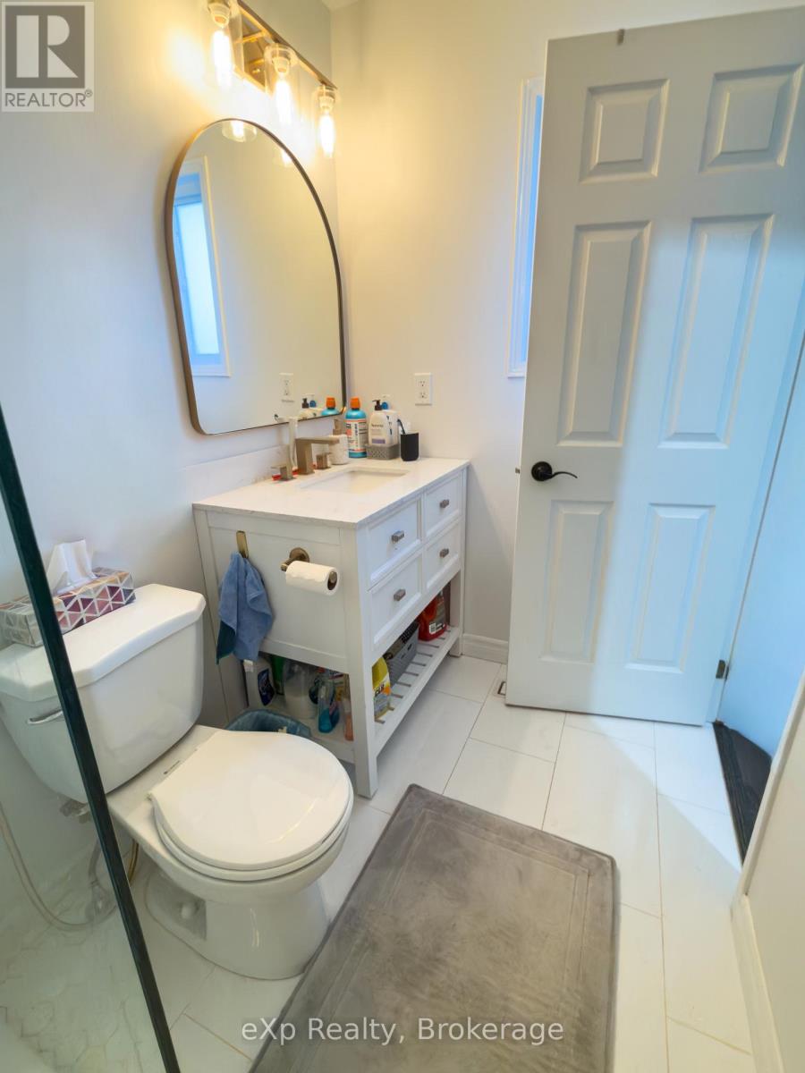 12 Griffiths Avenue, Cambridge, Ontario  N1P 1J7 - Photo 9 - X13057076