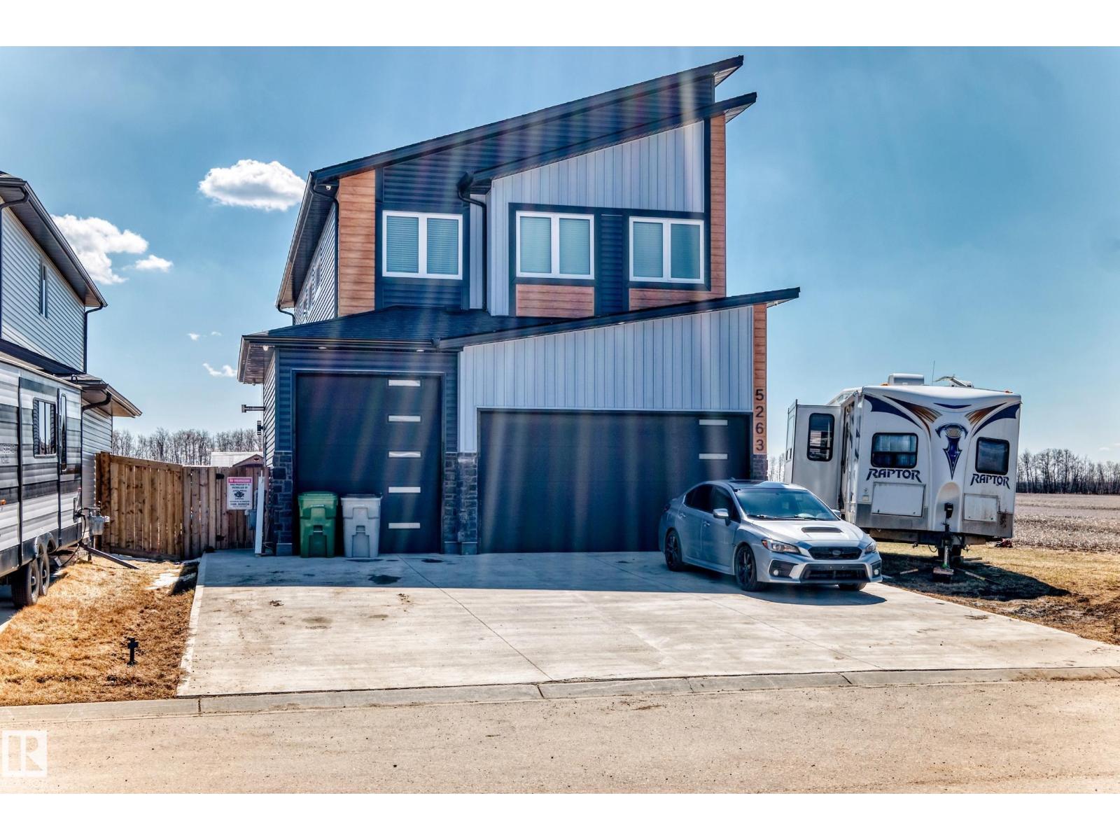 5263 47 Ave, calmar, Alberta