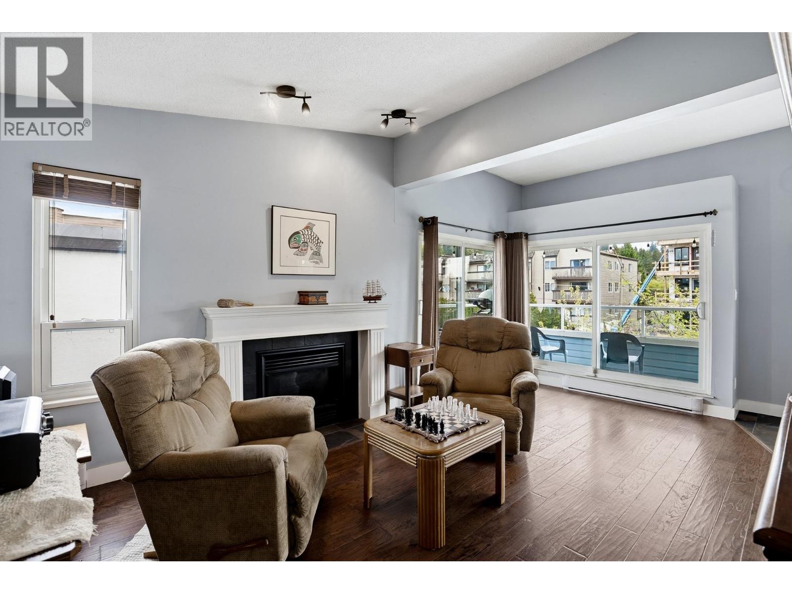 303 2615 LONSDALE AVENUE, north vancouver, British Columbia