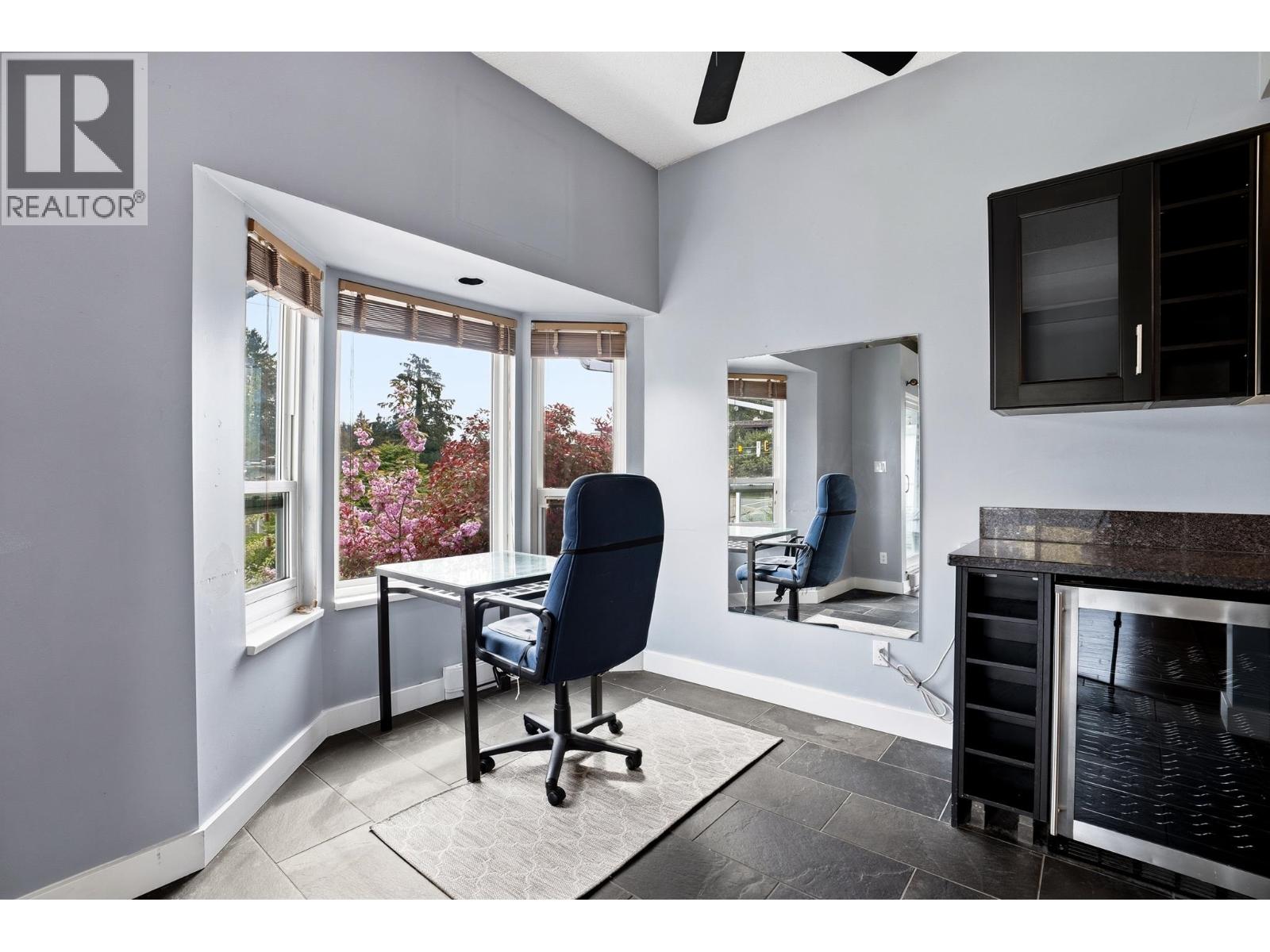 303 2615 Lonsdale Avenue, North Vancouver, British Columbia  V7N 3H7 - Photo 13 - R3117219