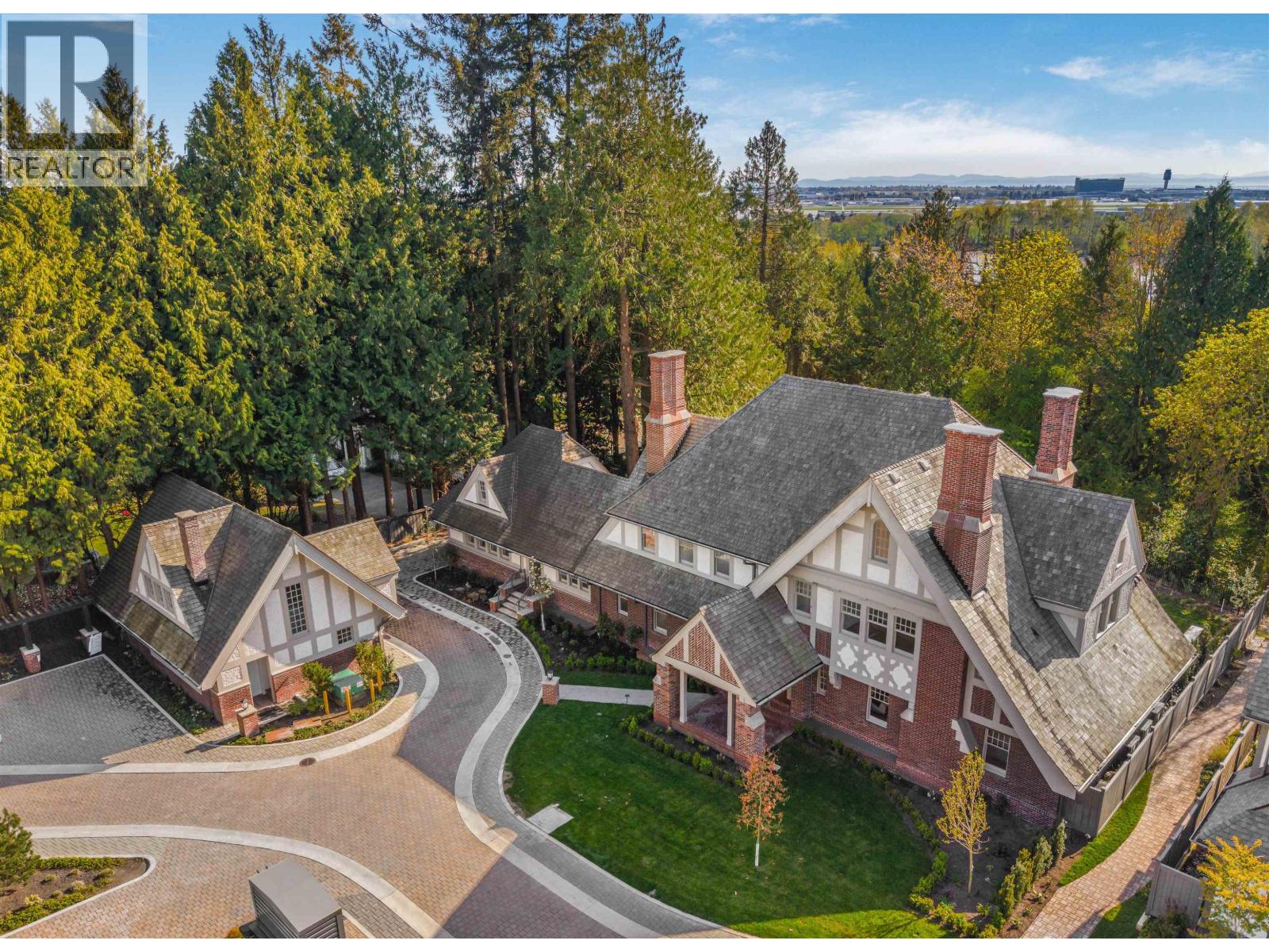 2050 SW Marine Drive, Vancouver, British Columbia  V6P 6B5 - Photo 1 - R3117195