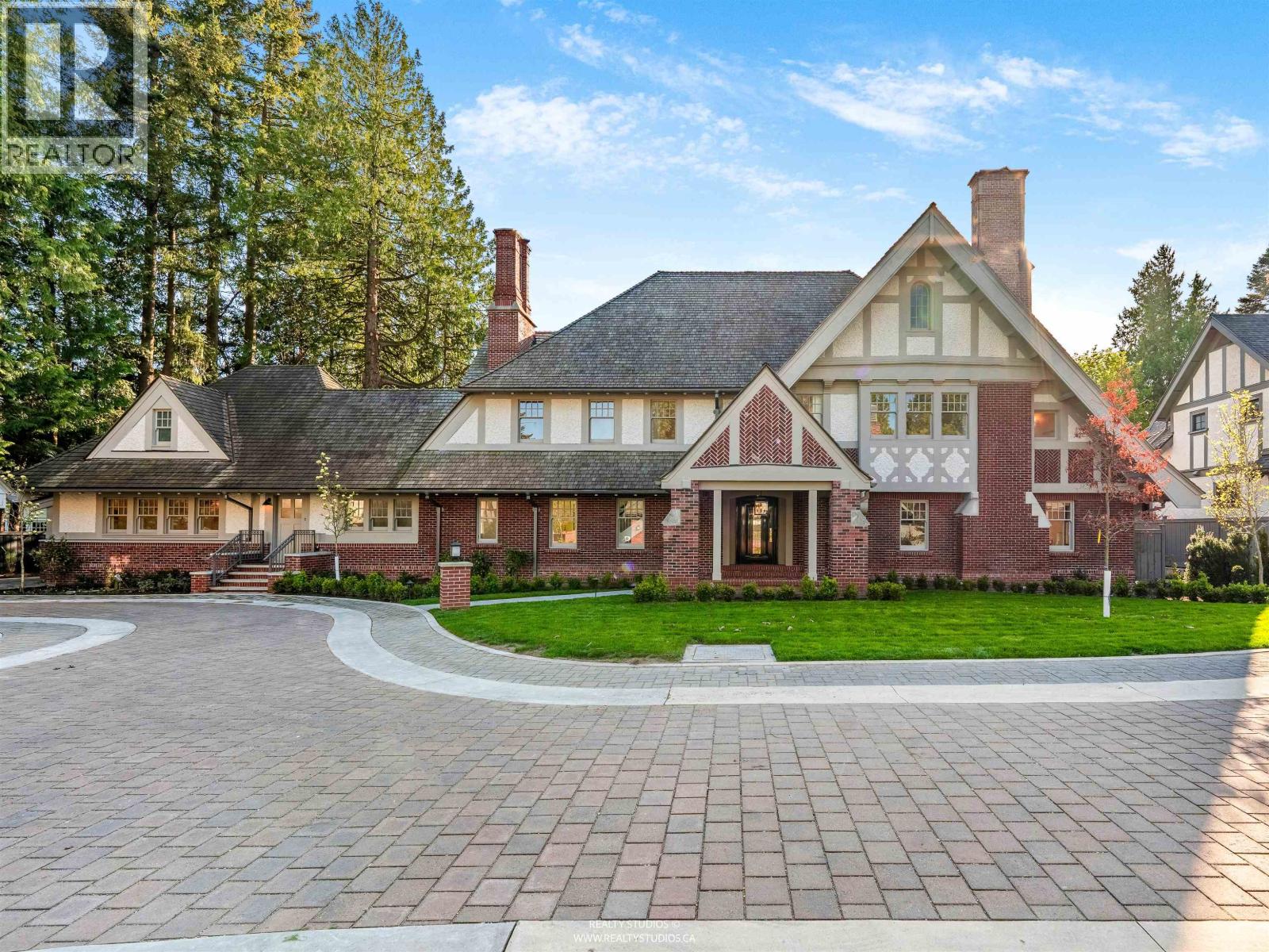 2050 SW Marine Drive, Vancouver, British Columbia  V6P 6B5 - Photo 2 - R3117195