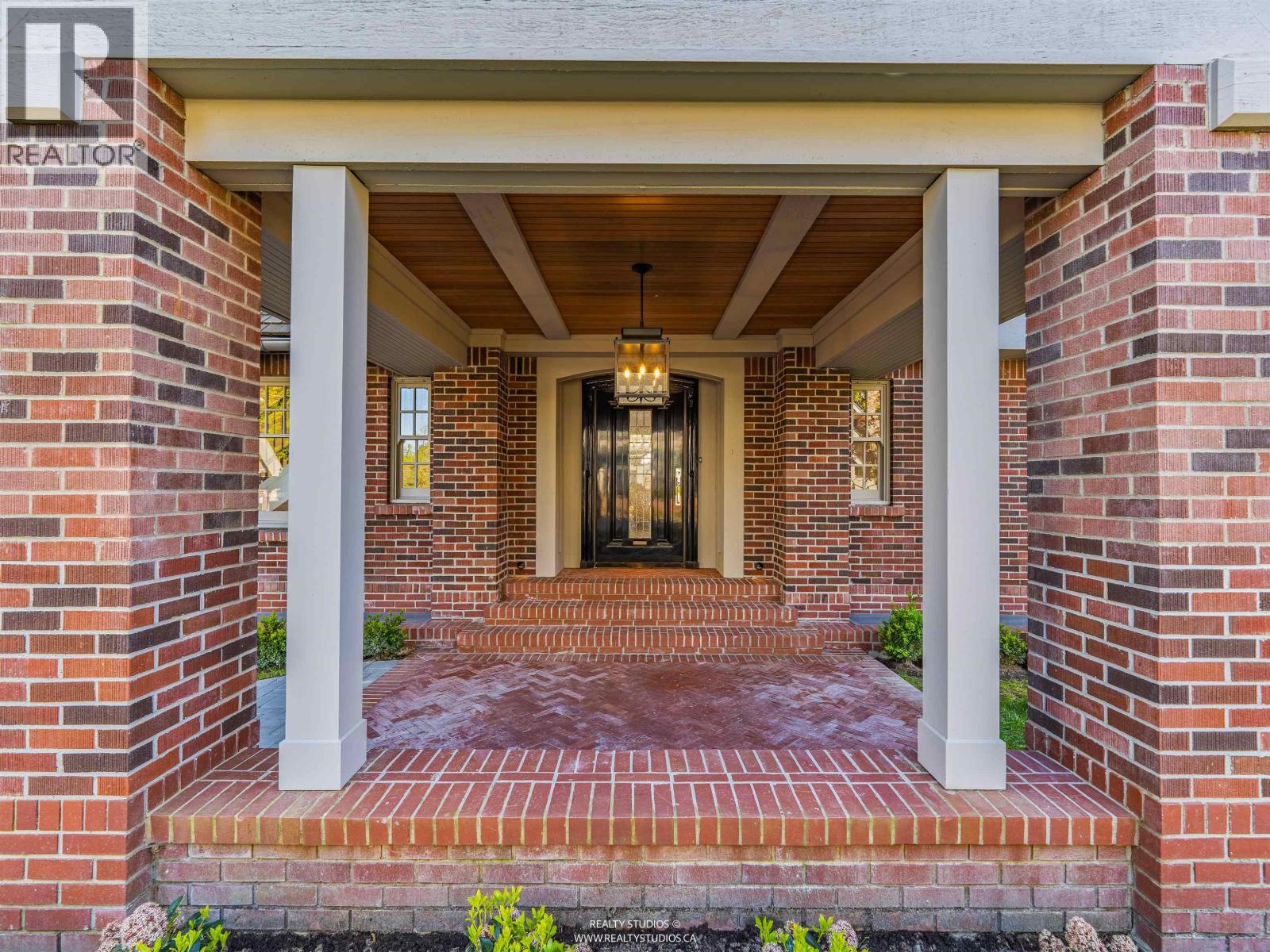 2050 SW Marine Drive, Vancouver, British Columbia  V6P 6B5 - Photo 3 - R3117195