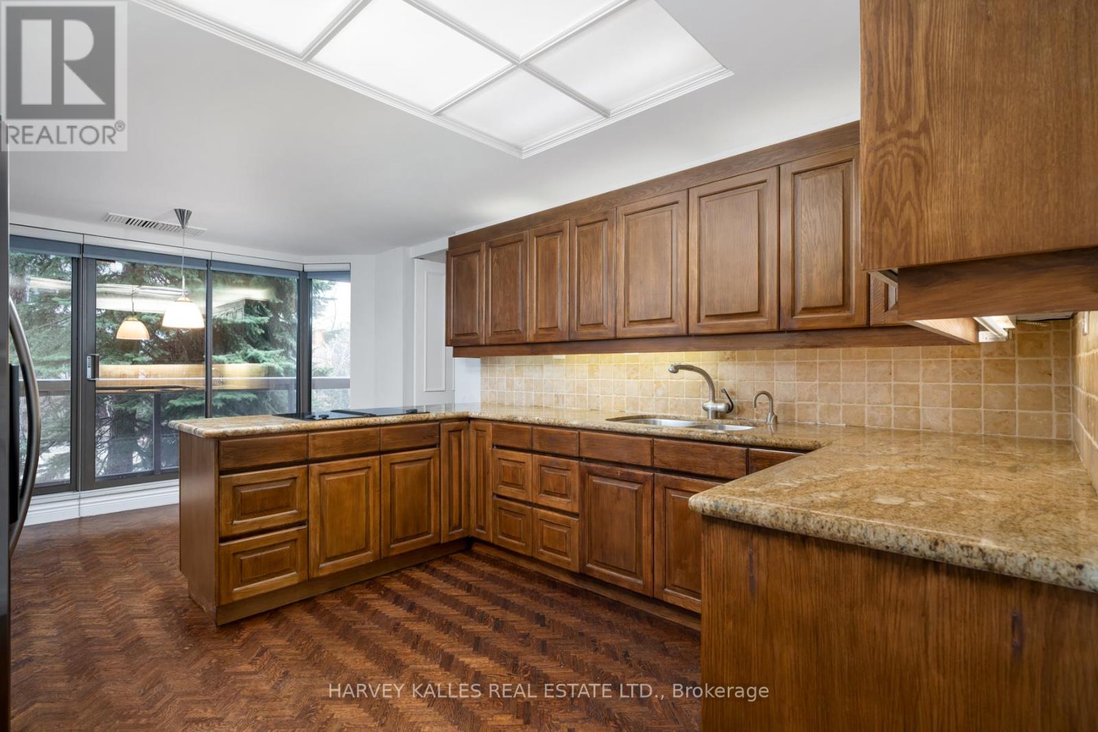 204 - 70 Rosehill Avenue, Toronto, Ontario  M4T 2W7 - Photo 18 - C13056736