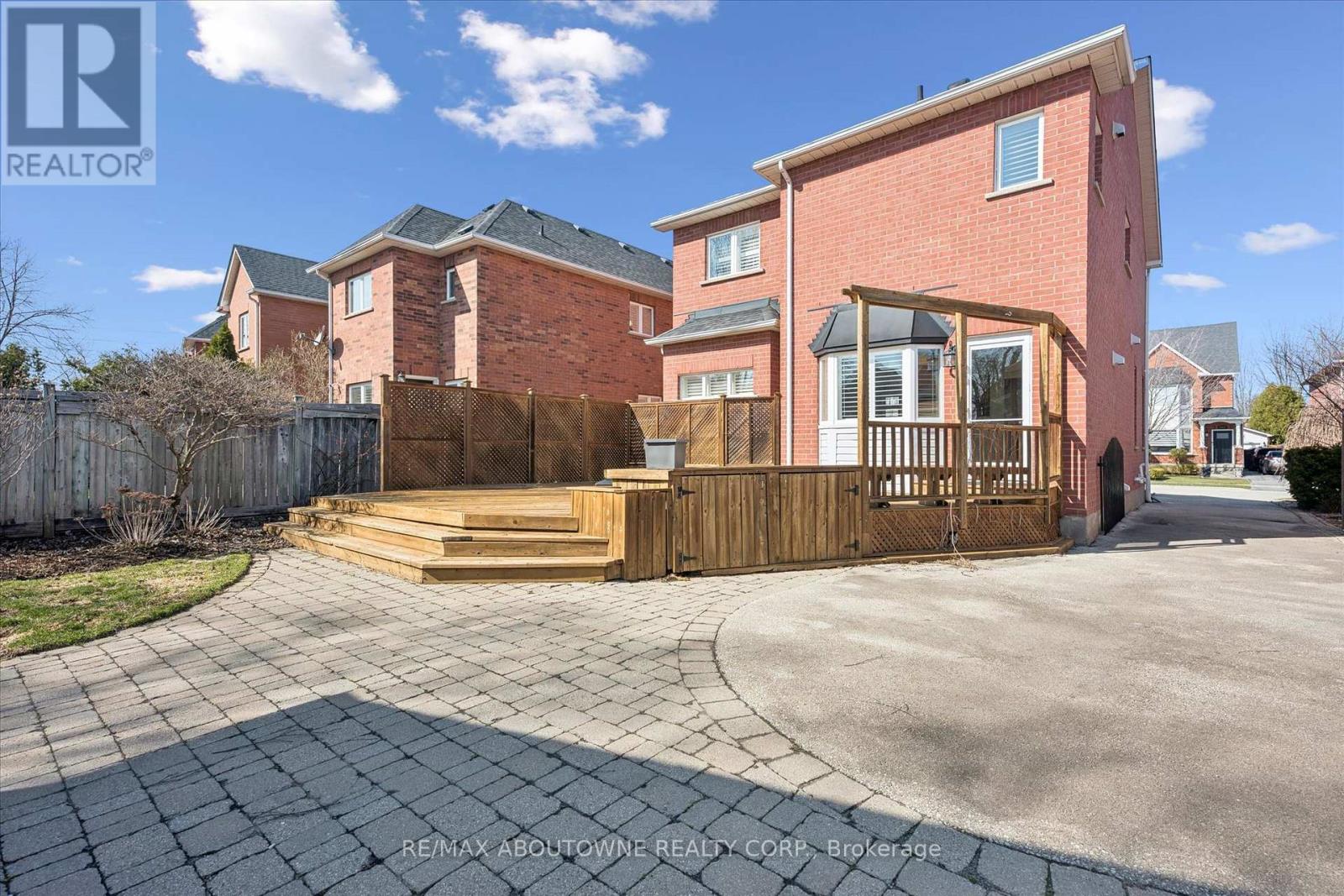 2484 Capilano Crescent, Oakville, Ontario  L6H 6L4 - Photo 36 - W13054410