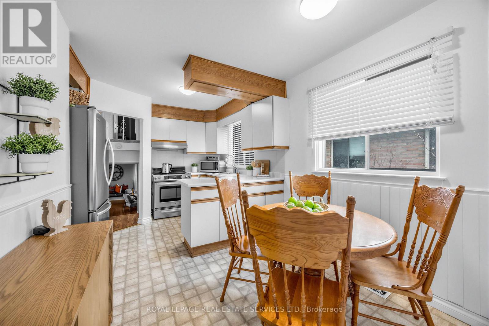 16 Donnacona Crescent, Toronto, Ontario  M1E 3P9 - Photo 8 - E13056994