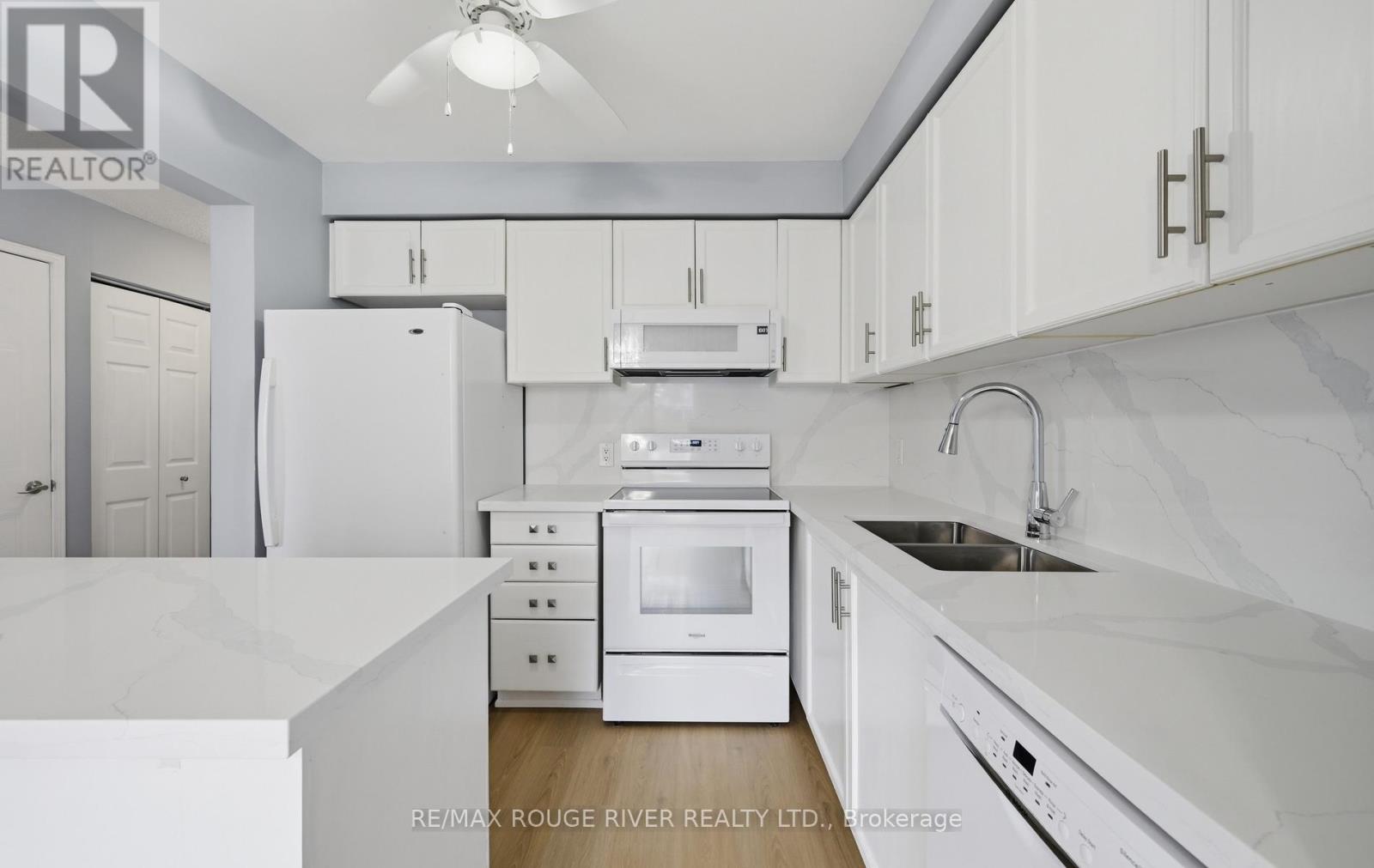 24 Trewin Lane, Clarington, Ontario  L1C 4W9 - Photo 11 - E13057160