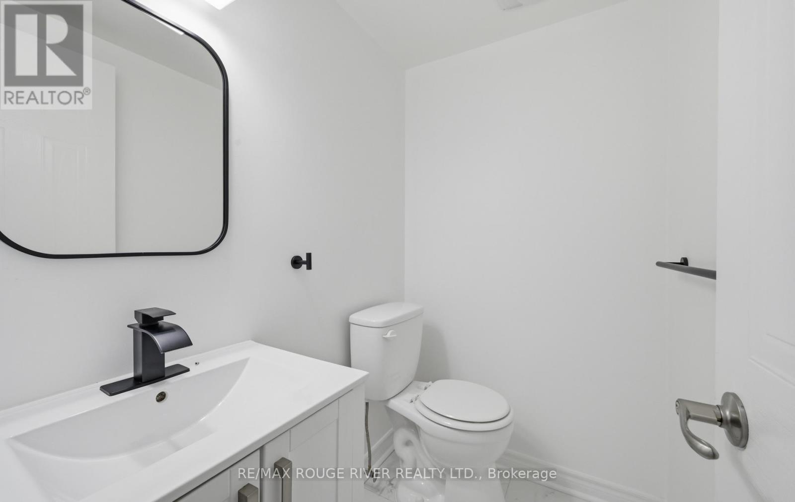 24 Trewin Lane, Clarington, Ontario  L1C 4W9 - Photo 12 - E13057160