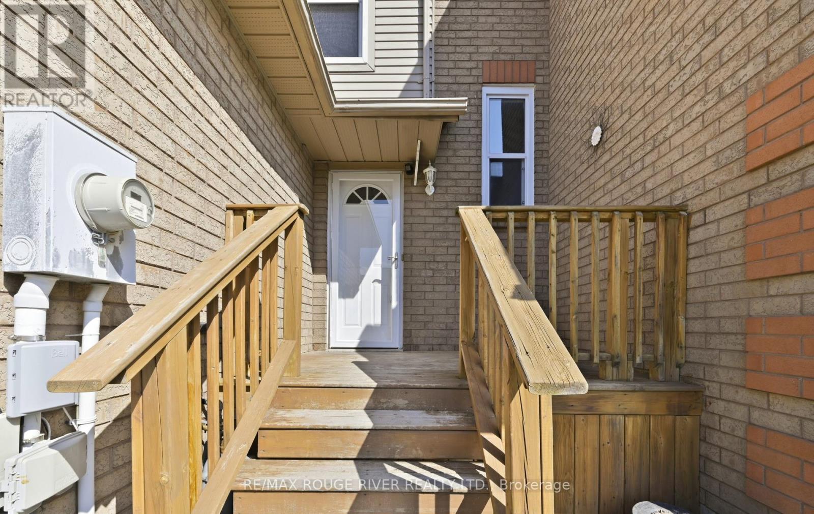 24 Trewin Lane, Clarington, Ontario  L1C 4W9 - Photo 2 - E13057160