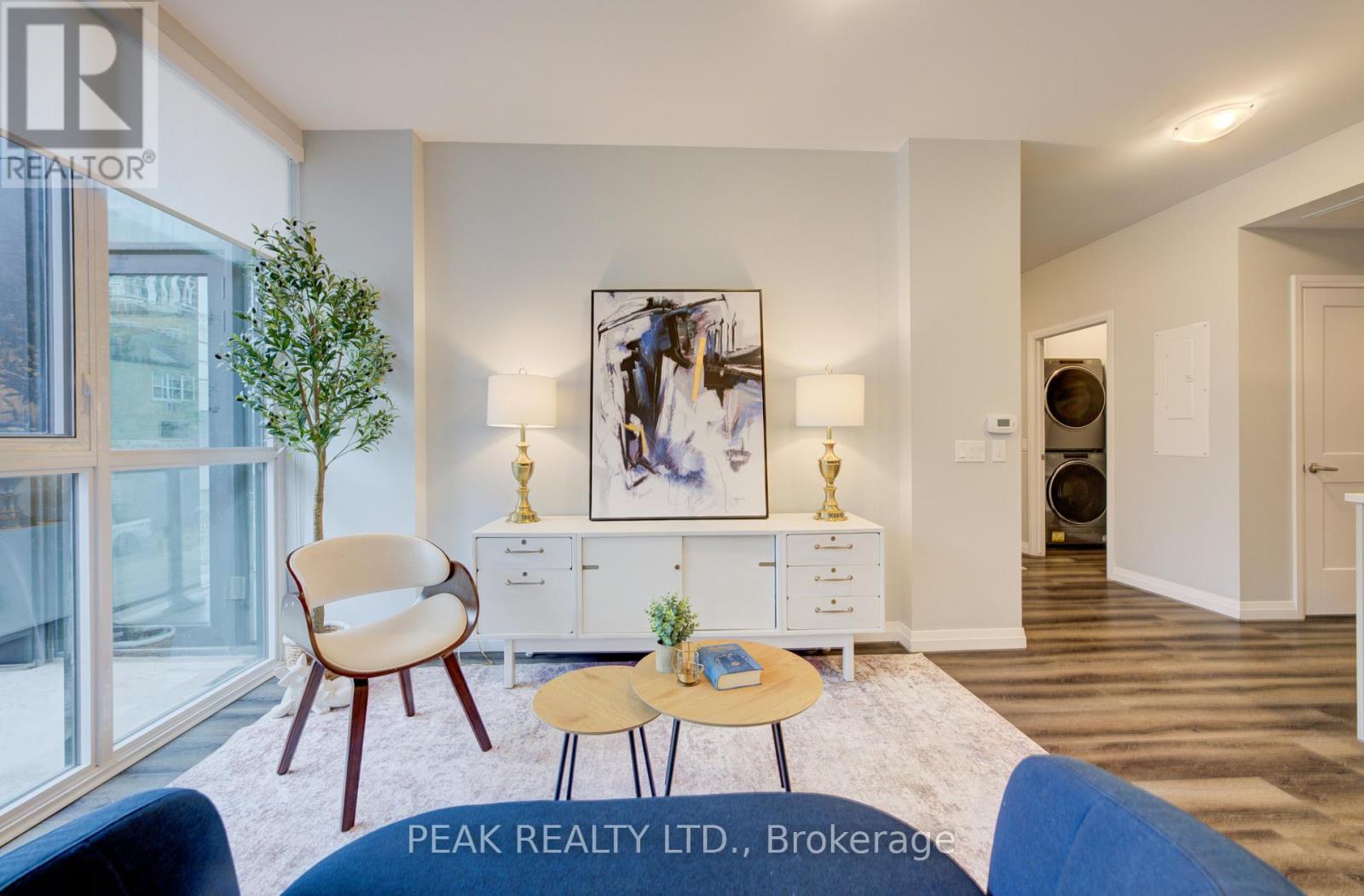 201 - 60 Charles W, Kitchener, Ontario  N2G 0C9 - Photo 2 - X12896596