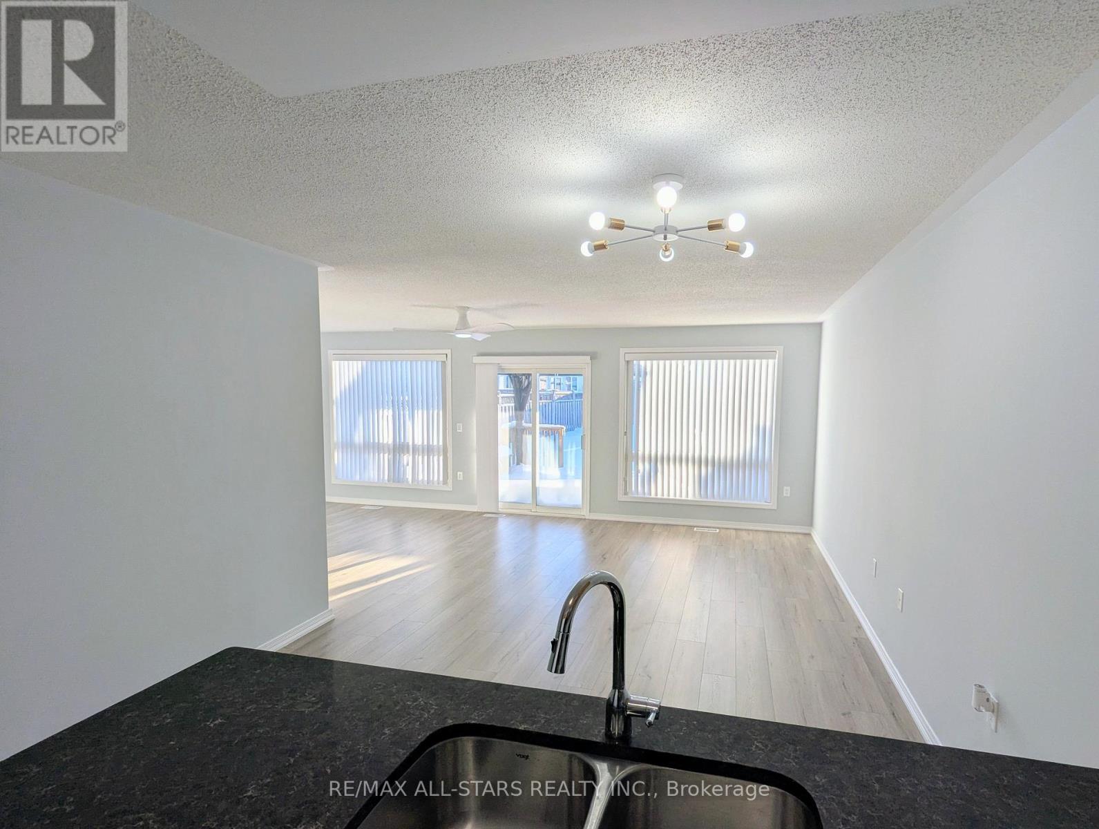 507 Clancy Crescent, Peterborough, Ontario  K9K 2S1 - Photo 7 - X12762596