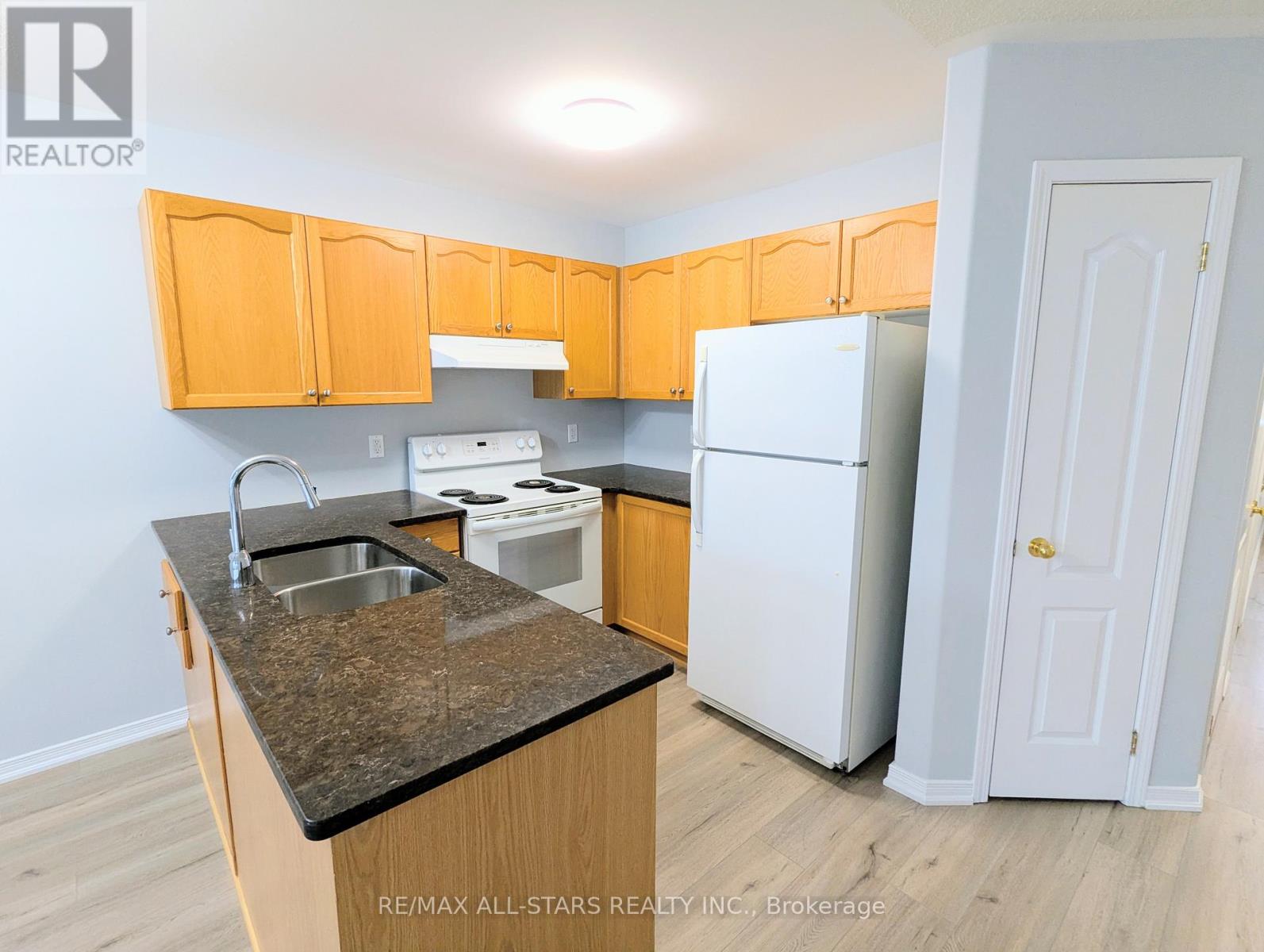 507 Clancy Crescent, Peterborough, Ontario  K9K 2S1 - Photo 5 - X12762596