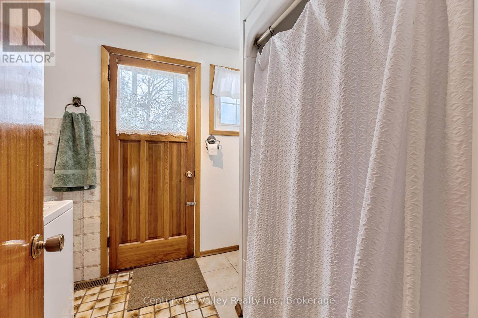 775 Pinegrove Crescent, Petawawa, Ontario  K8A 7E3 - Photo 17 - X12933950