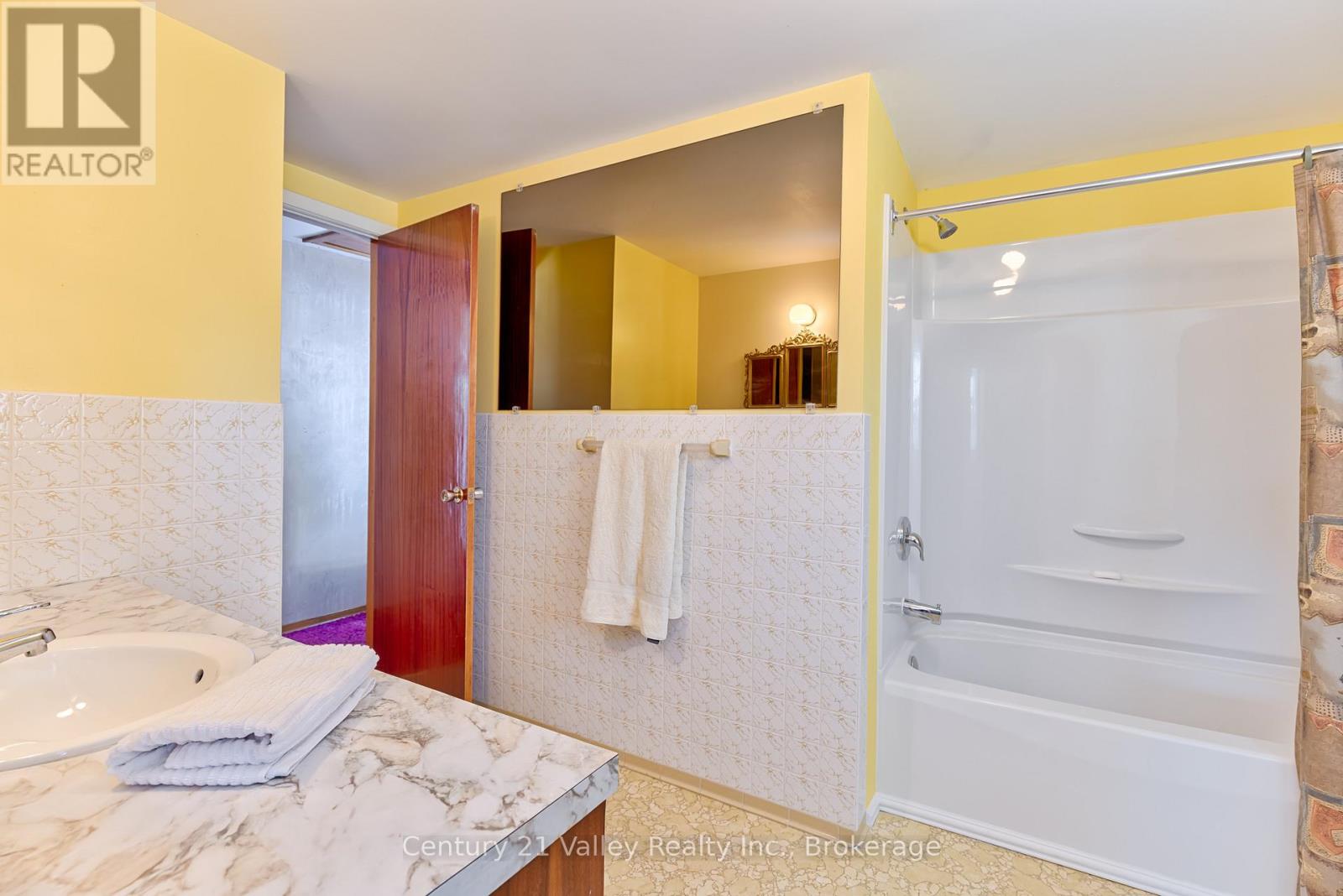 775 Pinegrove Crescent, Petawawa, Ontario  K8A 7E3 - Photo 29 - X12933950