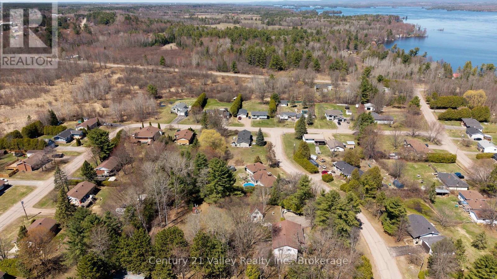 775 Pinegrove Crescent, Petawawa, Ontario  K8A 7E3 - Photo 44 - X12933950