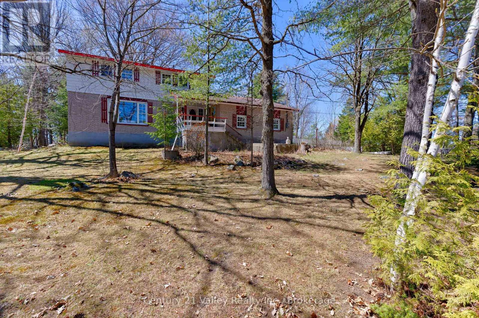 775 Pinegrove Crescent, Petawawa, Ontario  K8A 7E3 - Photo 8 - X12933950