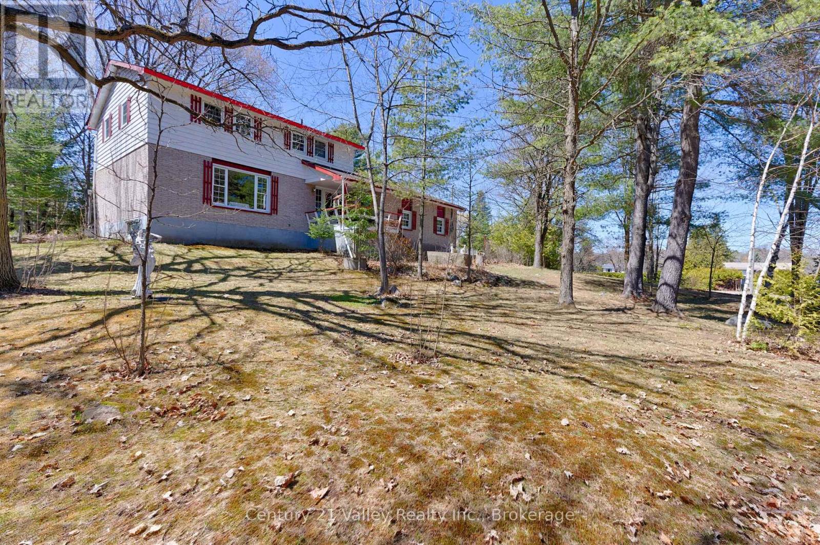 775 Pinegrove Crescent, Petawawa, Ontario  K8A 7E3 - Photo 5 - X12933950