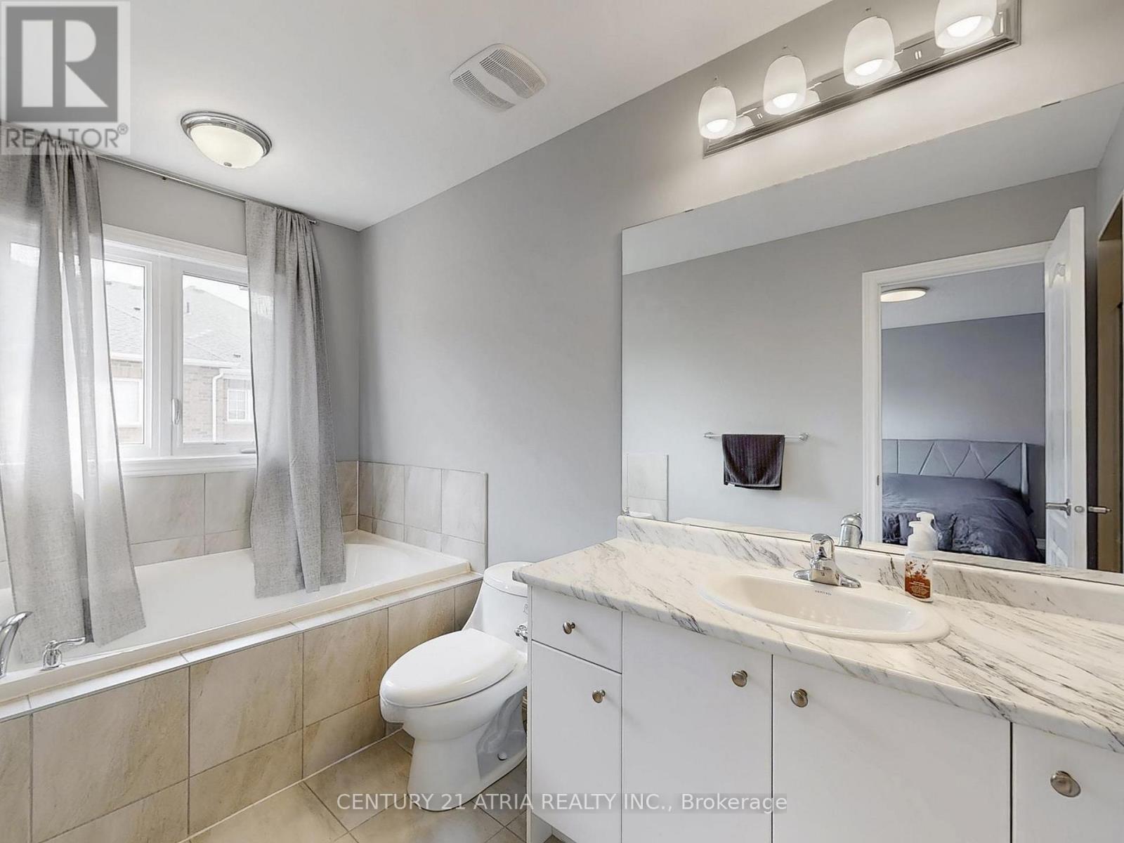 8 Moonseed Lane, Richmond Hill, Ontario  L4E 1E7 - Photo 17 - N13057010