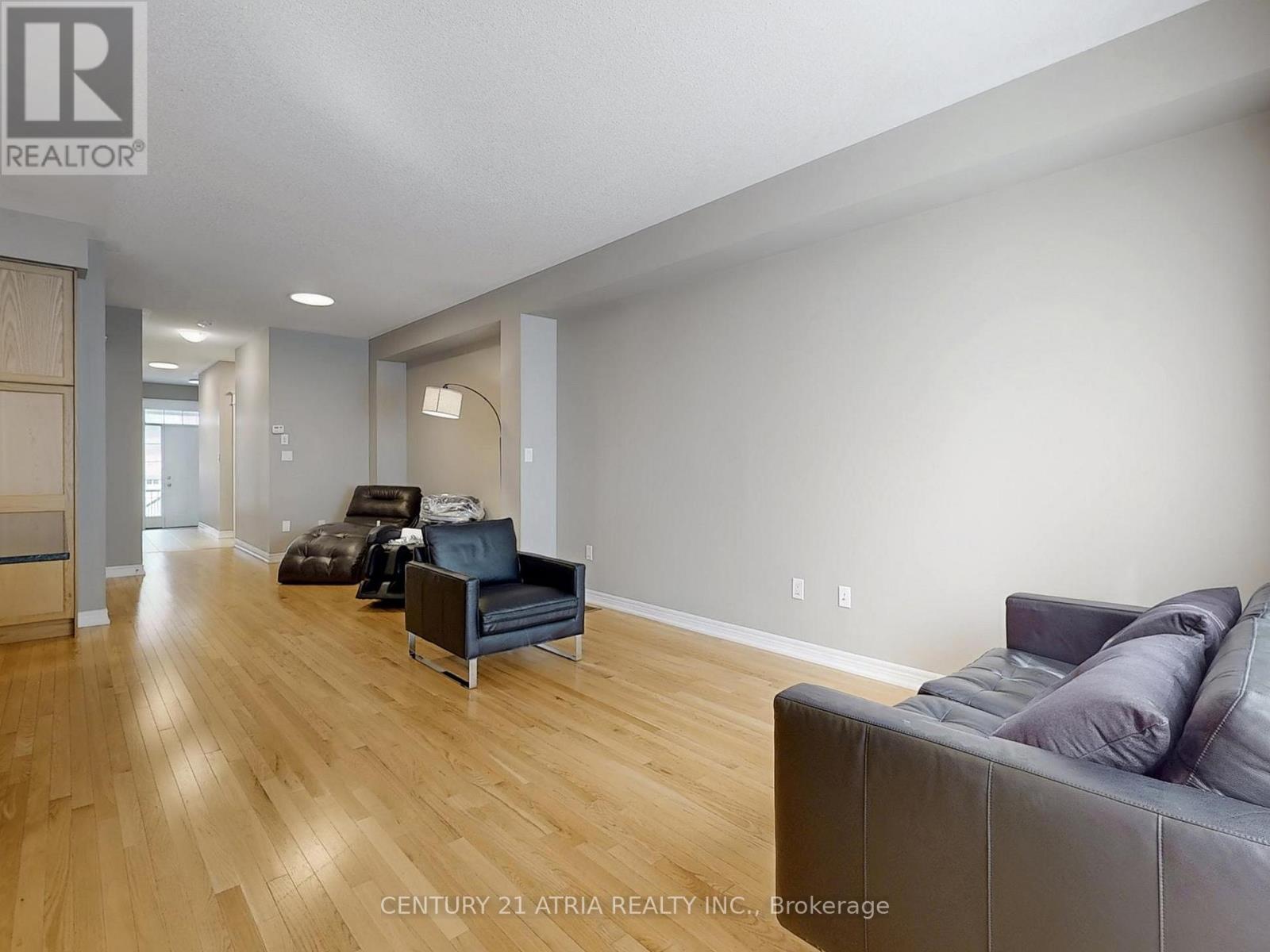 8 Moonseed Lane, Richmond Hill, Ontario  L4E 1E7 - Photo 4 - N13057010