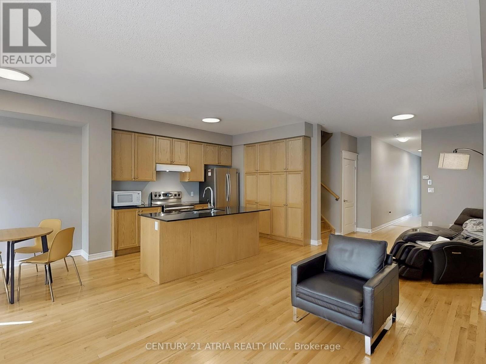 8 Moonseed Lane, Richmond Hill, Ontario  L4E 1E7 - Photo 5 - N13057010