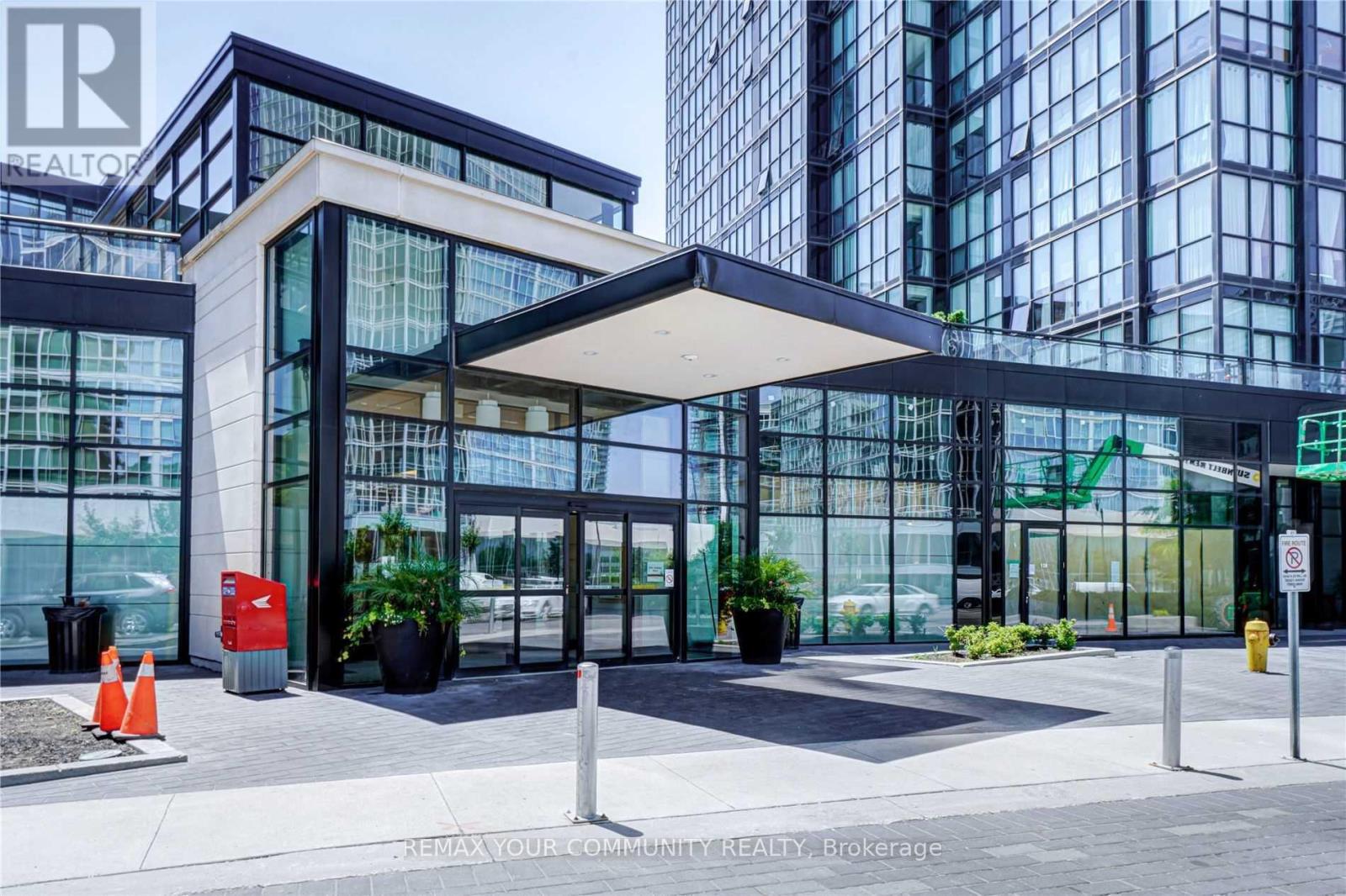 1806 - 2910 Highway 7 Avenue W, Vaughan, Ontario  L4K 0H8 - Photo 2 - N13057066