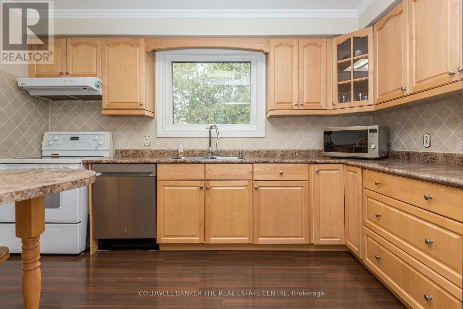 4 Everton Drive, Innisfil, Ontario  L0L 1R0 - Photo 10 - N13057178