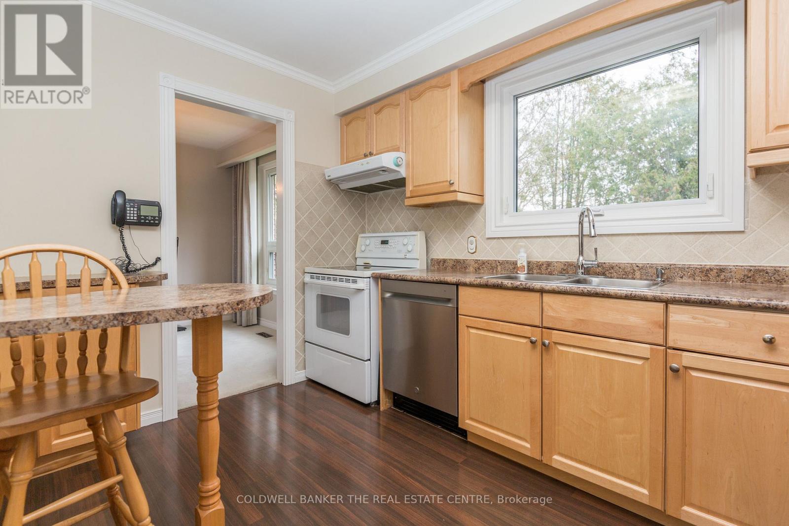 4 Everton Drive, Innisfil, Ontario  L0L 1R0 - Photo 11 - N13057178