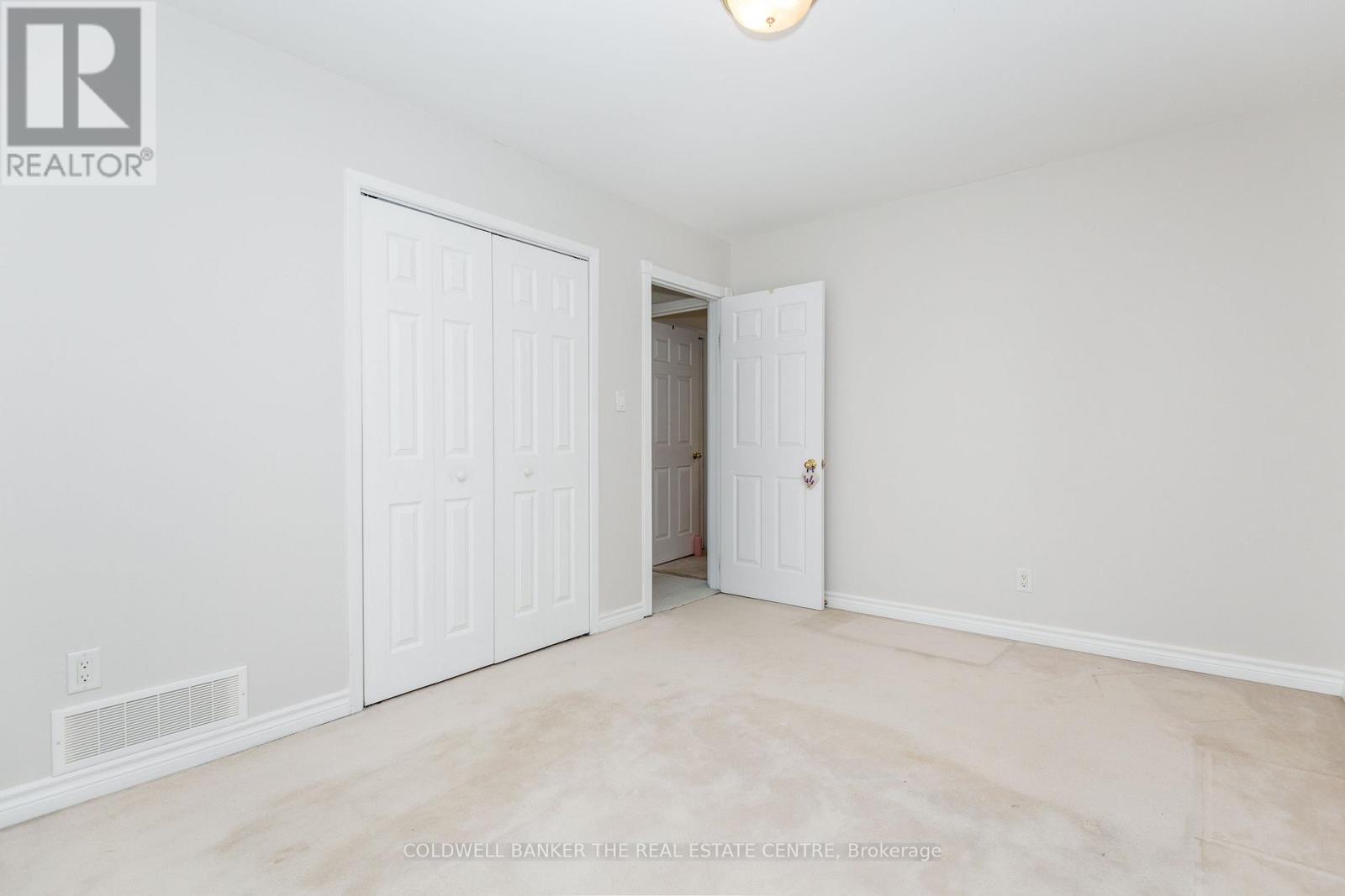 4 Everton Drive, Innisfil, Ontario  L0L 1R0 - Photo 17 - N13057178