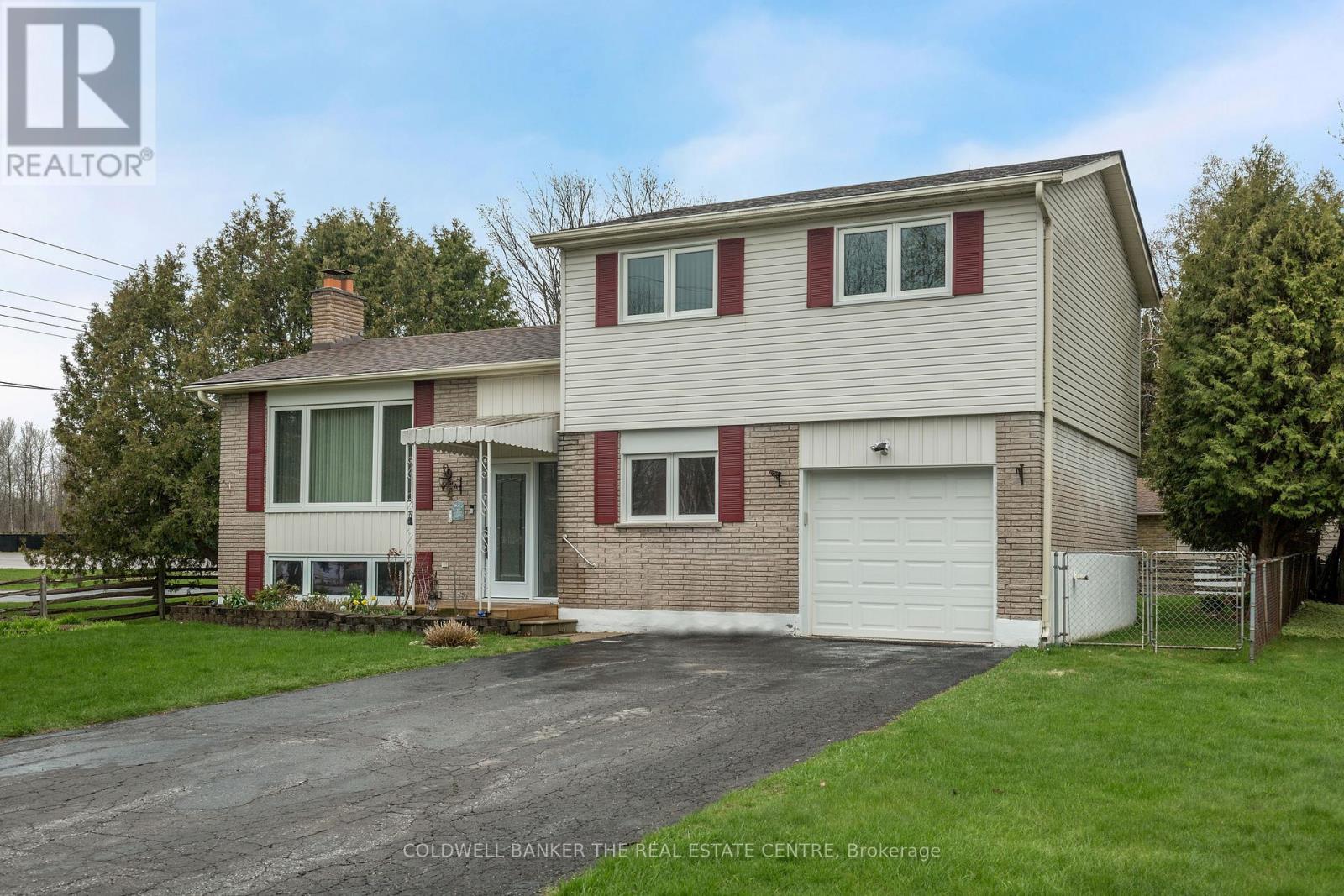 4 Everton Drive, Innisfil, Ontario  L0L 1R0 - Photo 3 - N13057178