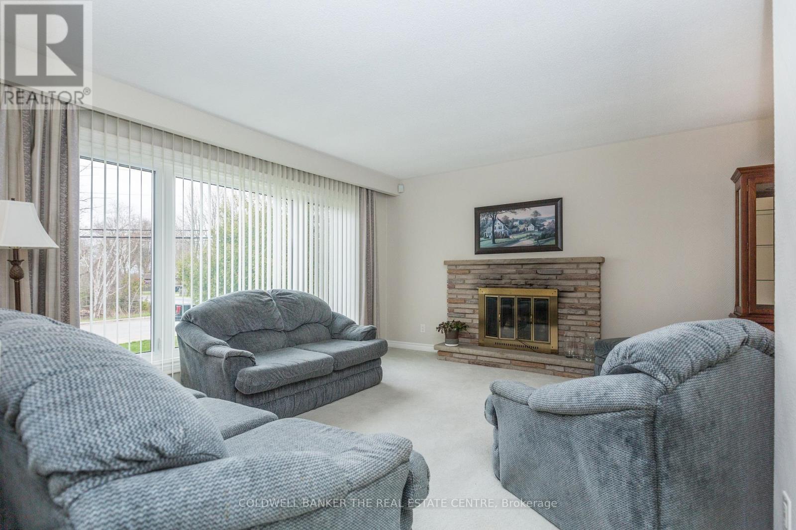 4 Everton Drive, Innisfil, Ontario  L0L 1R0 - Photo 7 - N13057178