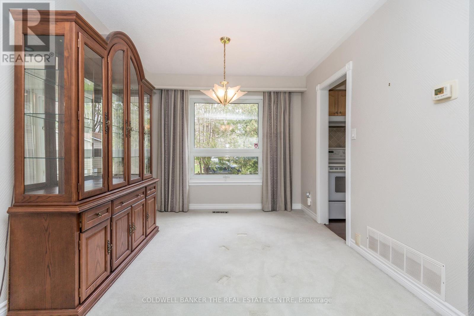 4 Everton Drive, Innisfil, Ontario  L0L 1R0 - Photo 9 - N13057178