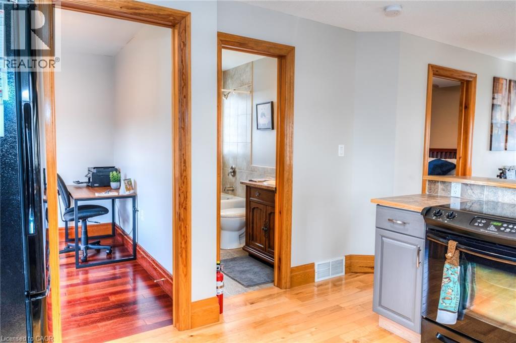 46 2 Avenue, Kitchener, Ontario  N2C 1N5 - Photo 15 - 40824942