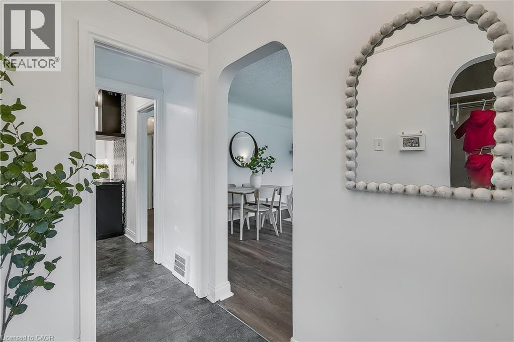 209 Bedford Road, Kitchener, Ontario  N2G 3A5 - Photo 5 - 40824617