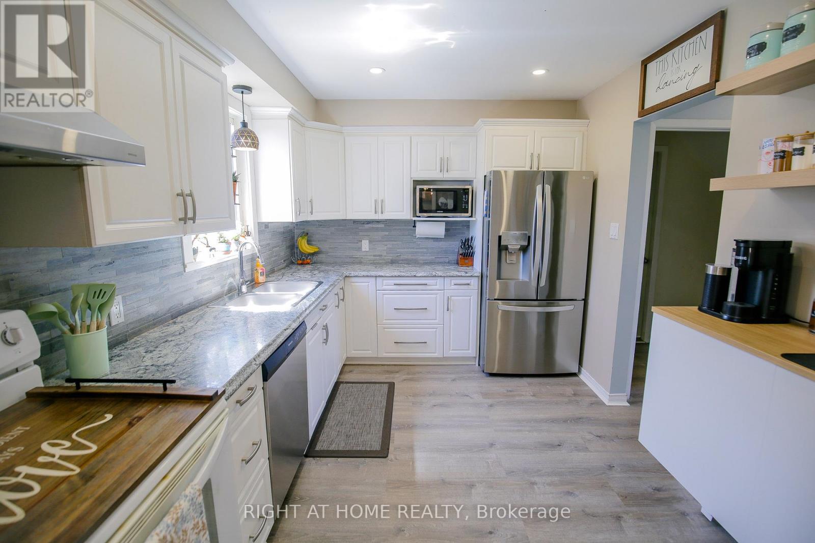 151 Little Avenue, Barrie (Allandale Heights), Ontario  L4N 6L6 - Photo 15 - S13057046