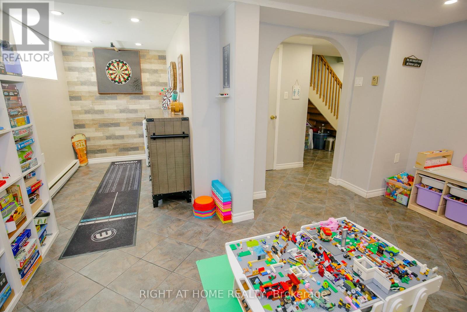 151 Little Avenue, Barrie (Allandale Heights), Ontario  L4N 6L6 - Photo 17 - S13057046