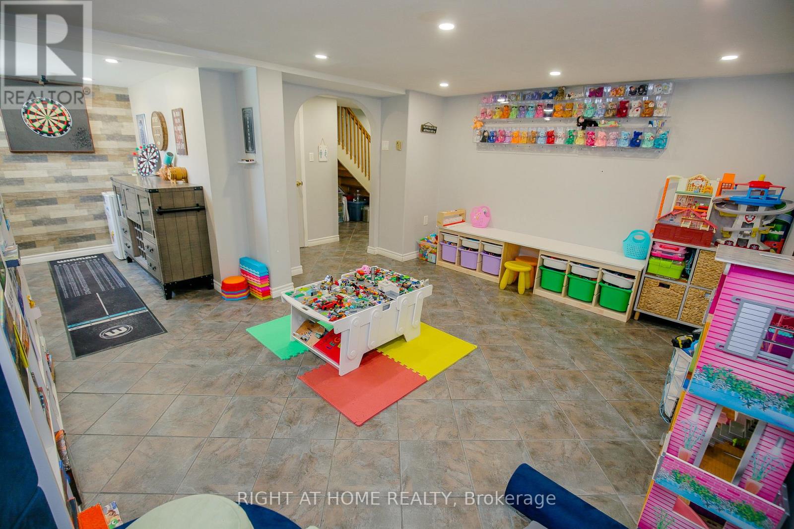 151 Little Avenue, Barrie (Allandale Heights), Ontario  L4N 6L6 - Photo 18 - S13057046