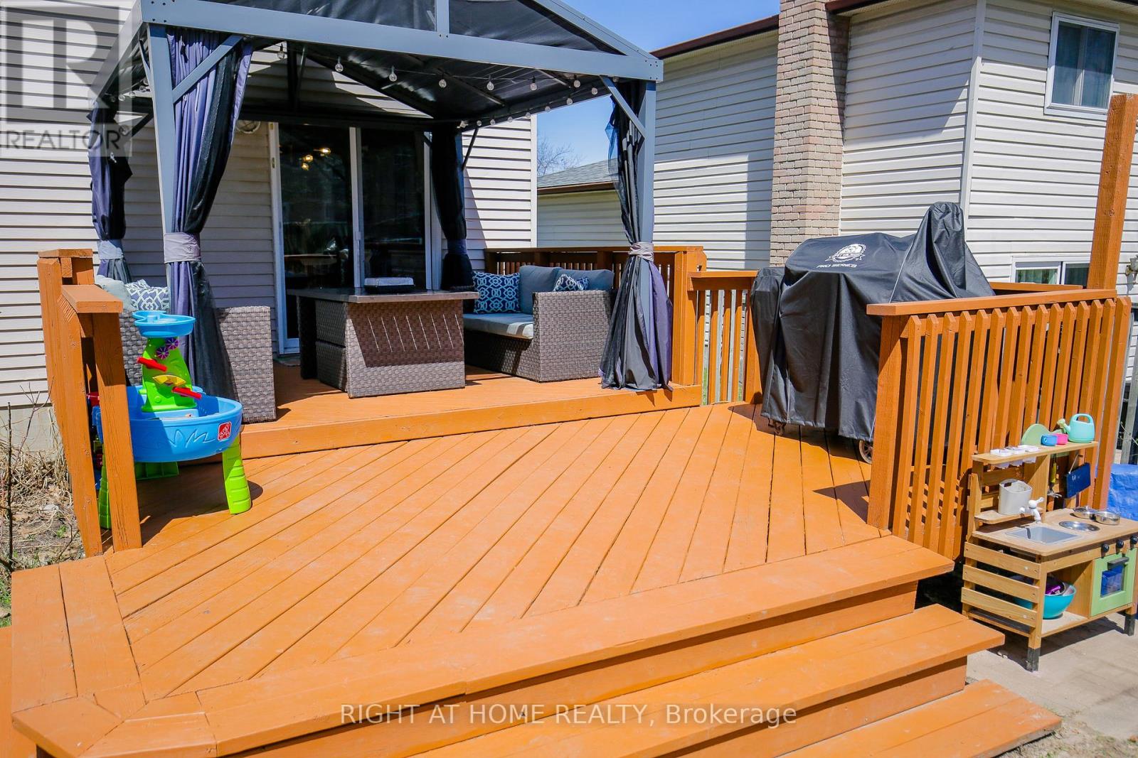 151 Little Avenue, Barrie (Allandale Heights), Ontario  L4N 6L6 - Photo 37 - S13057046