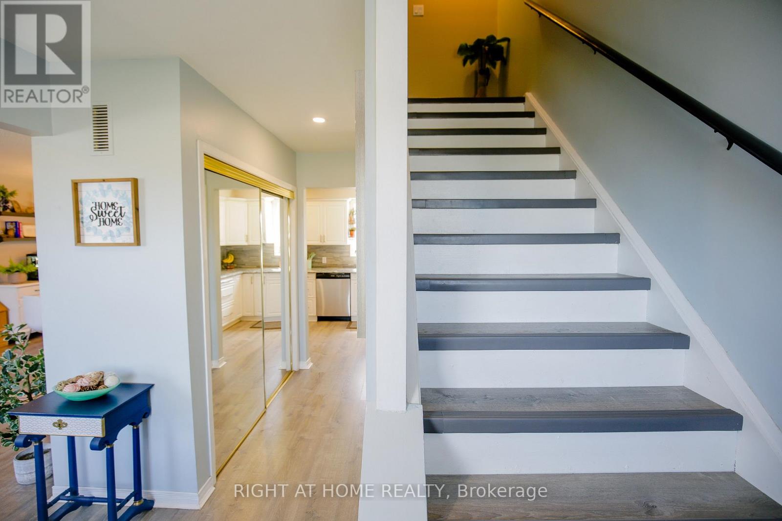 151 Little Avenue, Barrie (Allandale Heights), Ontario  L4N 6L6 - Photo 5 - S13057046