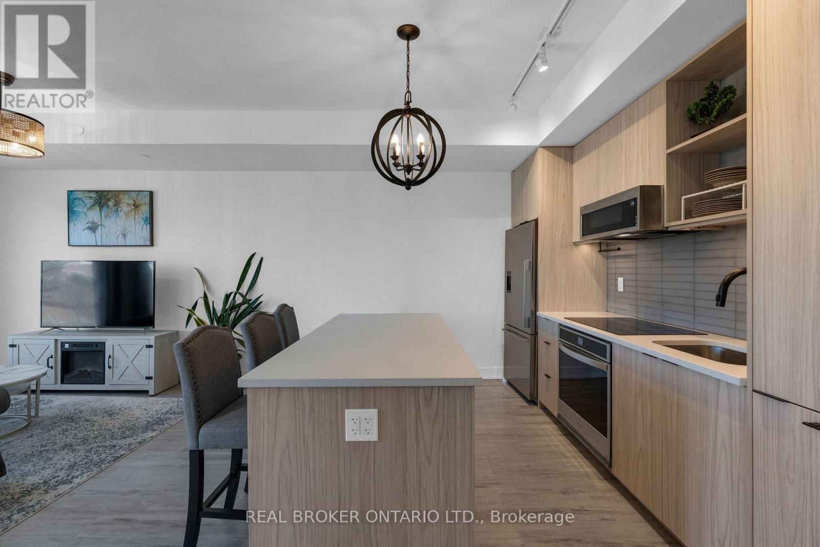 615 - 185 Dunlop Street E, Barrie (Lakeshore), Ontario  L4M 0L7 - Photo 5 - S13057148