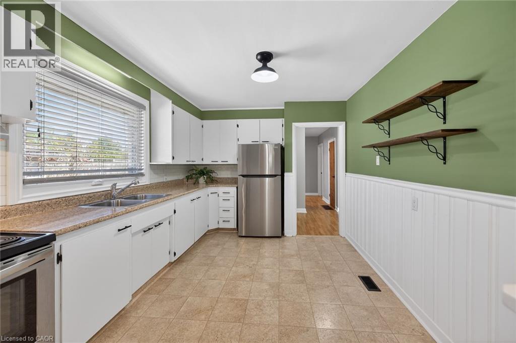 365 East 18th Street, Hamilton, Ontario  L9A 4P7 - Photo 5 - 40824855