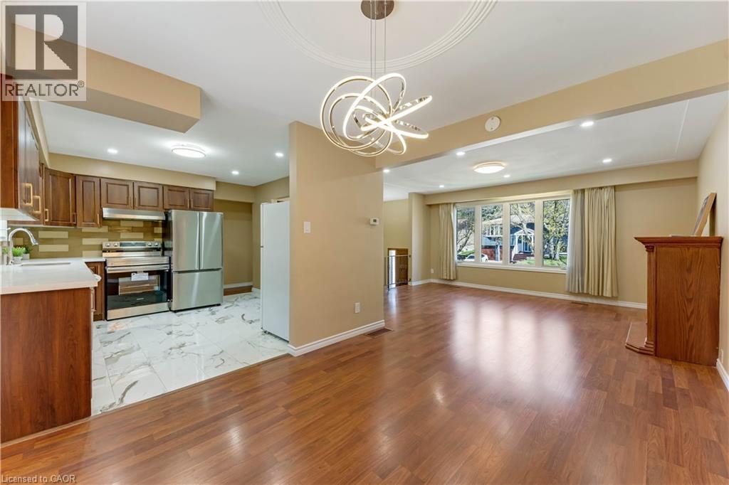 402 Lakeview Drive, Waterloo, Ontario  N2L 4Z6 - Photo 7 - 40824977