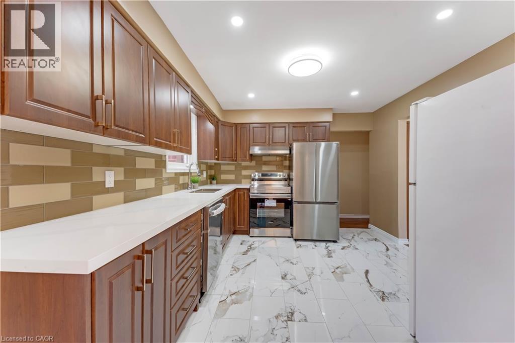 402 Lakeview Drive, Waterloo, Ontario  N2L 4Z6 - Photo 8 - 40824977