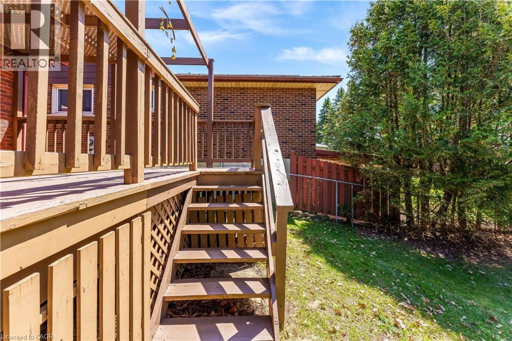 402 Lakeview Drive, Waterloo, Ontario  N2L 4Z6 - Photo 43 - 40824977