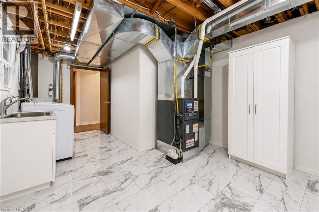 402 Lakeview Drive, Waterloo, Ontario  N2L 4Z6 - Photo 32 - 40824977