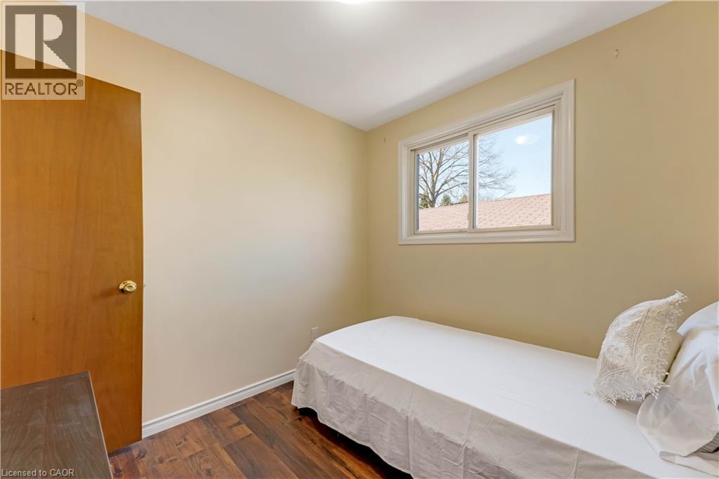 402 Lakeview Drive, Waterloo, Ontario  N2L 4Z6 - Photo 14 - 40824977