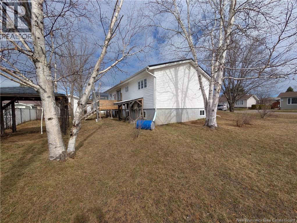 562 Fleet, Bathurst, New Brunswick  E2A 4H1 - Photo 4 - NB138233
