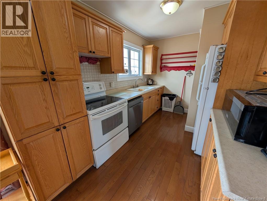 562 Fleet, Bathurst, New Brunswick  E2A 4H1 - Photo 8 - NB138233