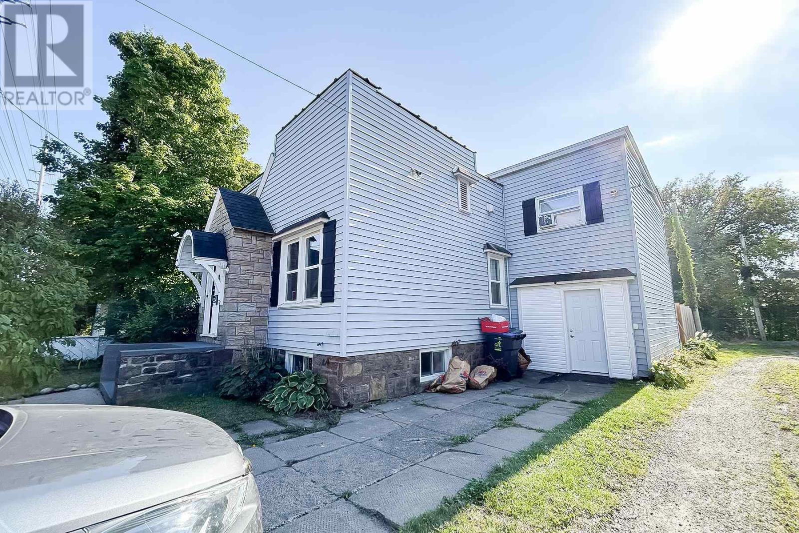 449 Wellington St E, Sault Ste. Marie, Ontario  P6A 2M1 - Photo 2 - SM260668