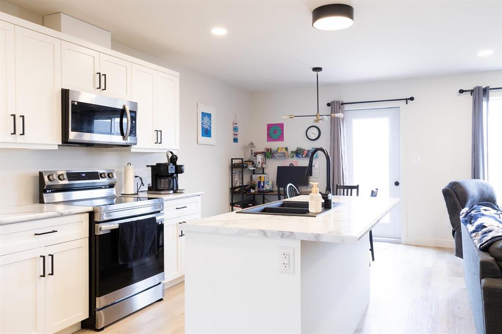 103 Rosebrook Trail, Steinbach, Manitoba  R5G 0Z3 - Photo 6 - 202608605